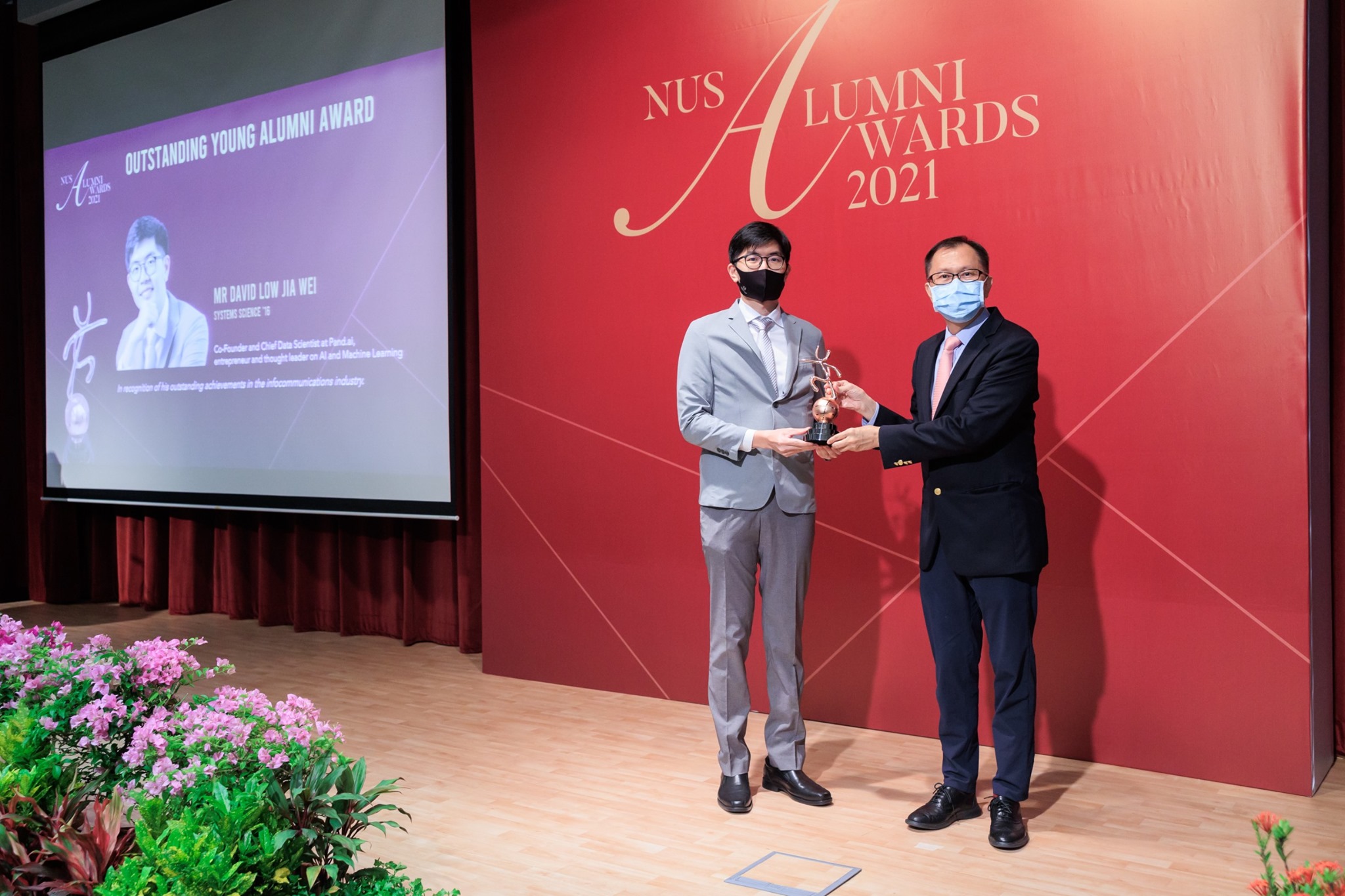 How a Research Engineer became the Head of Data Science and won the NUS Outstanding Young Alumni 2021 through MTech IS