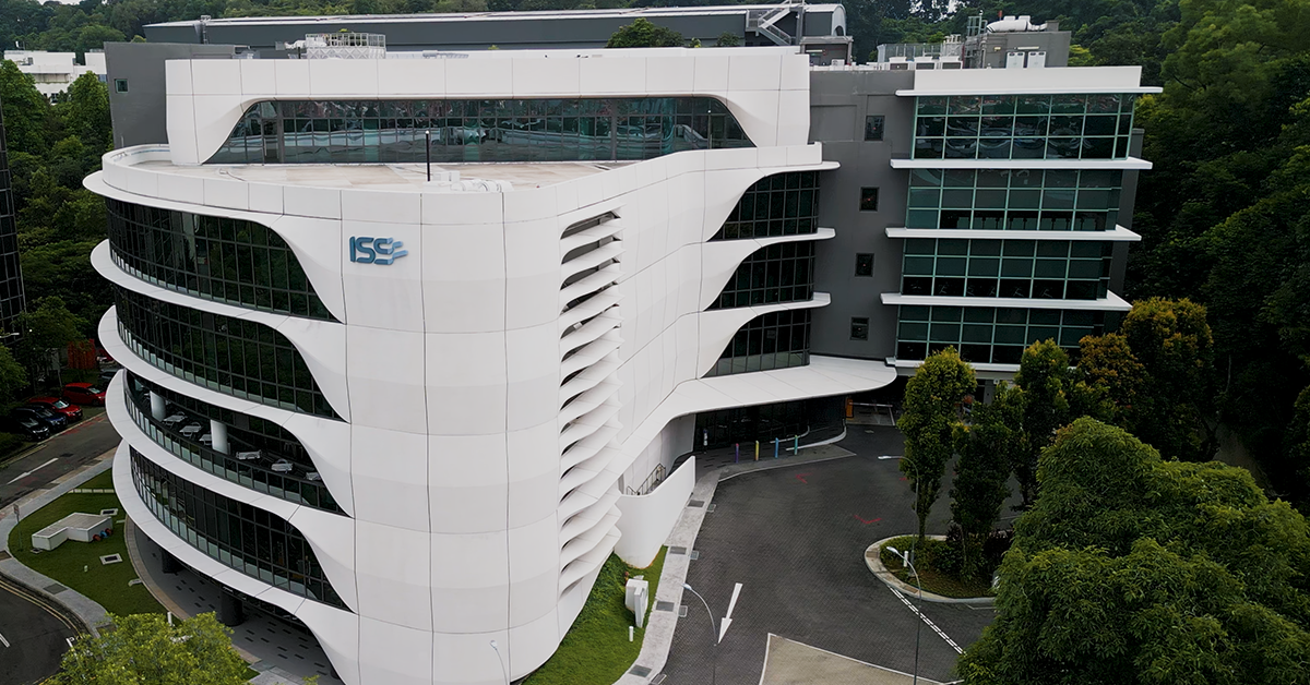 NUS-ISS and FedEx Institute of Technology forge strategic partnership to advance AI and data science education